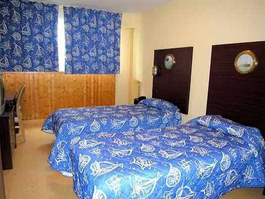 Les Gens De By Popinns Hotel 2*