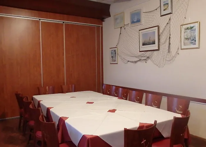 Hotel Les Gens De By Popinns 2*