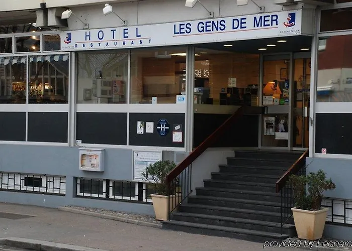 Les Gens De By Popinns Hotel 2*