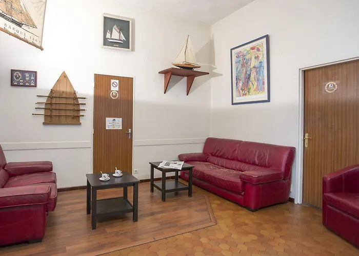 Les Gens De By Popinns